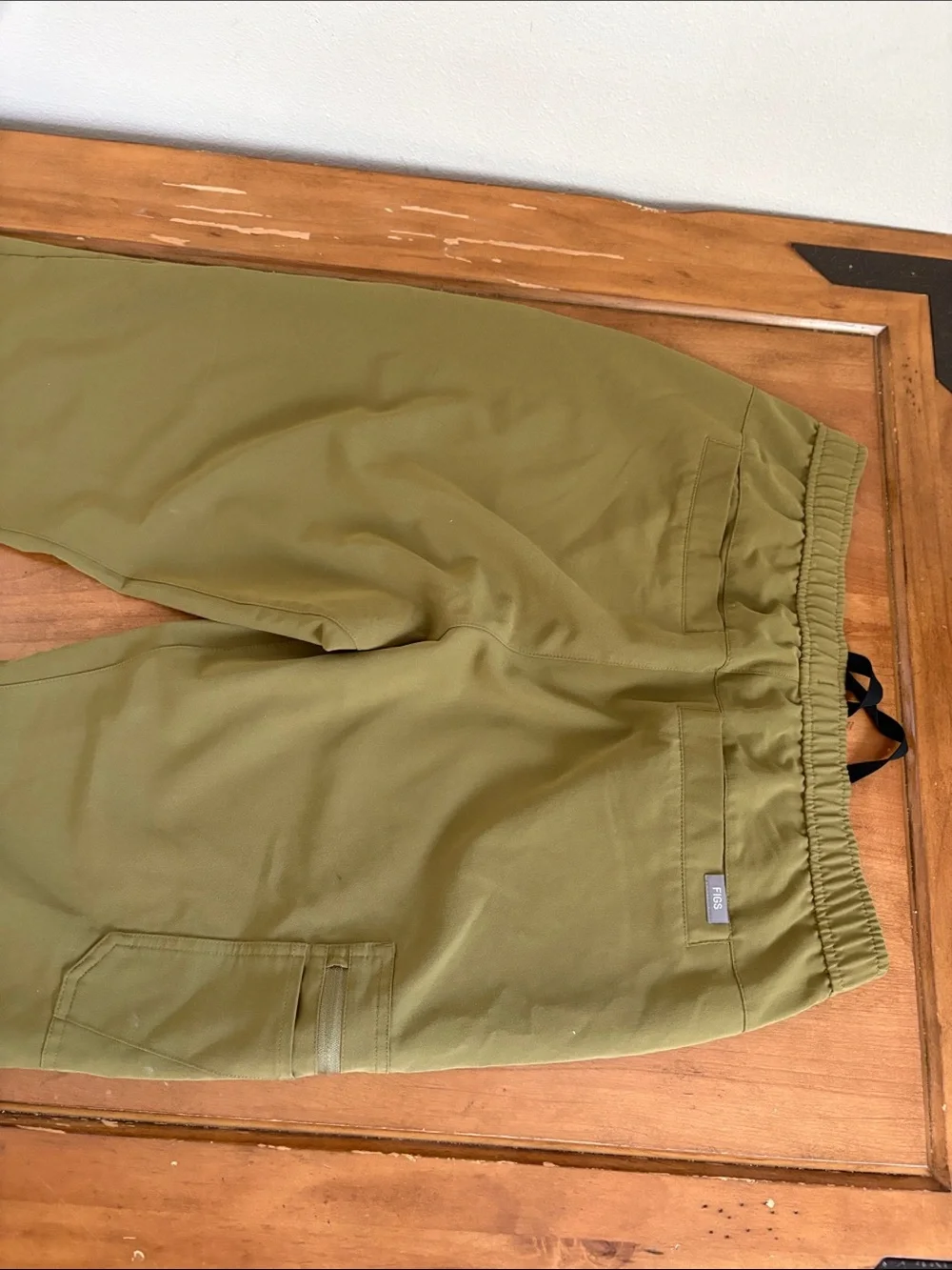 Figs Olive Jogger Scrub Pants with Black Drawstring Size Medium